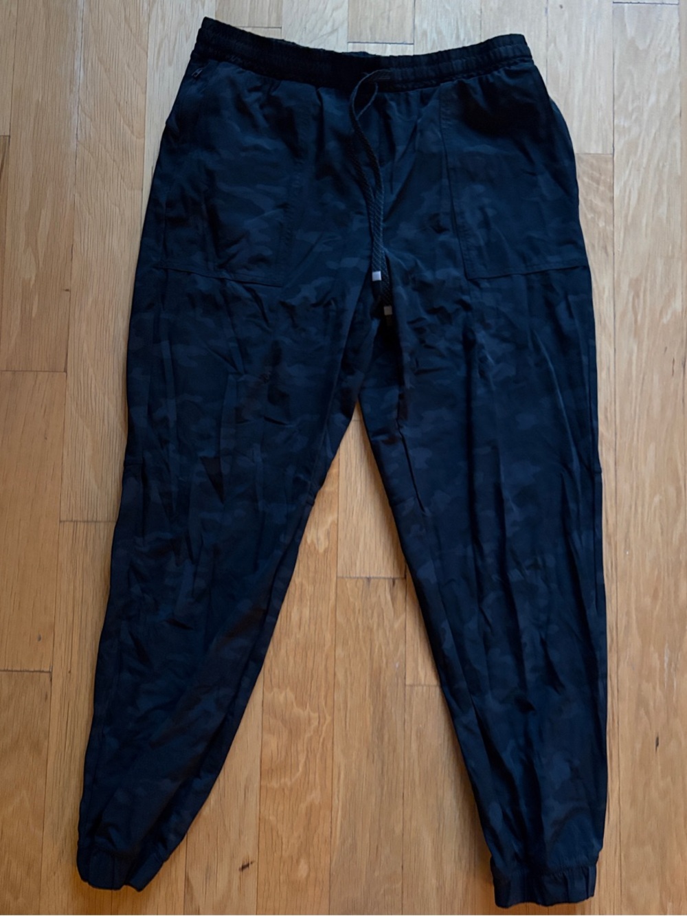 Women’s Black camo Jogger Pants - Fabletics